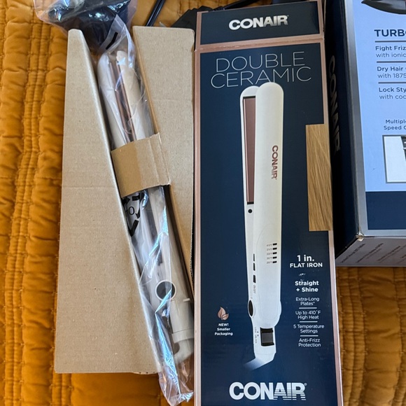 Conair Hair Styling Set - White and Pink - Picture 2 of 3